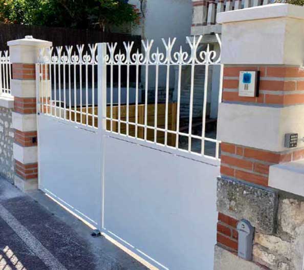 gamme Prestige portails acier tech-innov fabrication installation portails en Charente Maritime